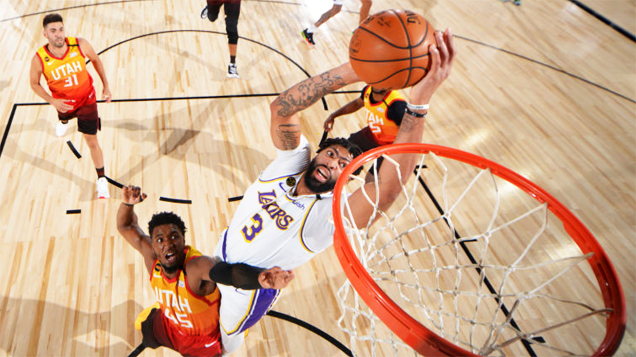 Anthony Davis bùng nổ cực mạnh, oanh tạc DPOY Rudy Gobert