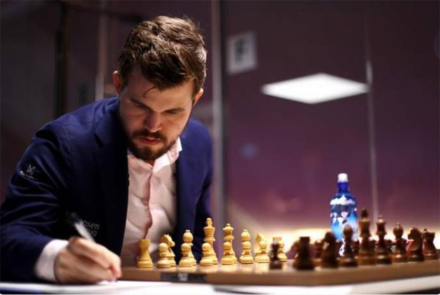 Magnus Carlsen vs Hikaru Nakamura ở bán kết Lindores Abbey Rapid Challenge