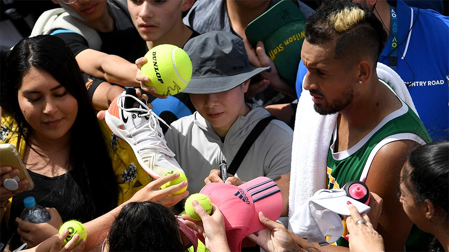 Nick Kyrgios: Không bồ thì ngủ với fan!