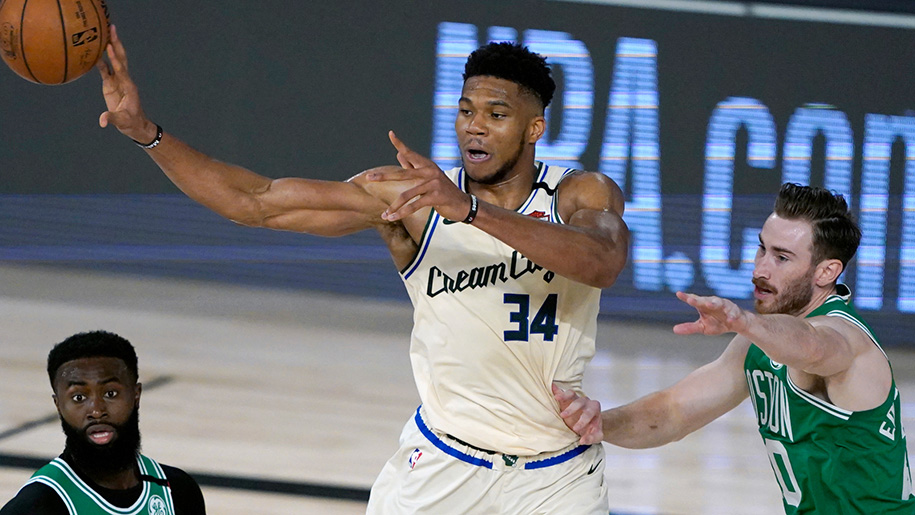 Giannis Antetokounmpo thị uy cực mạnh, Milwaukee Bucks đả bại Boston