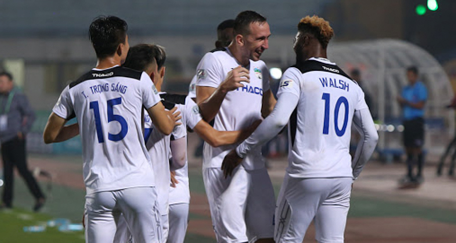 Thời tiết nắng nóng không khiến HAGL chùn bước trước Hà Nội FC
