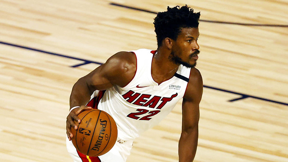 Xem ngay: Jimmy Butler bị bắt thay áo ngay trước giờ tip-off