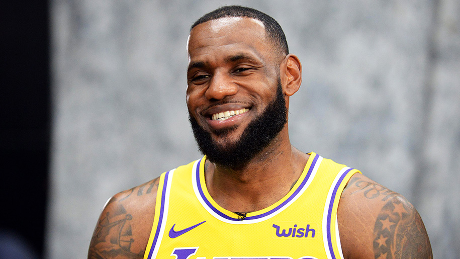 Hé lộ phòng khách sạn của LeBron James bên trong “bong bóng NBA”