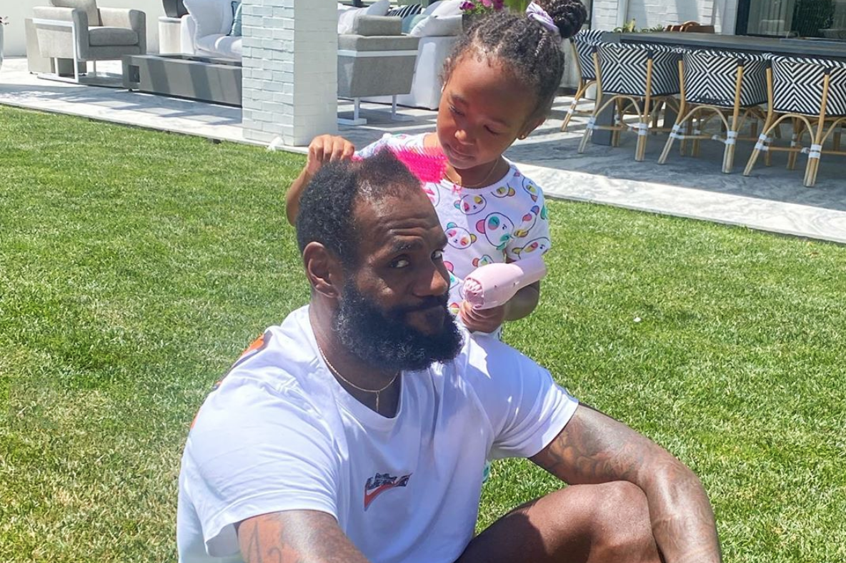 LeBron James bị “troll” không ngớt với diện mạo già nua mùa dịch