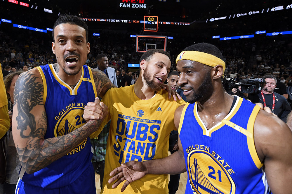 Cảm thấy không xứng đáng, Matt Barnes trả nhẫn vô địch từ Warriors