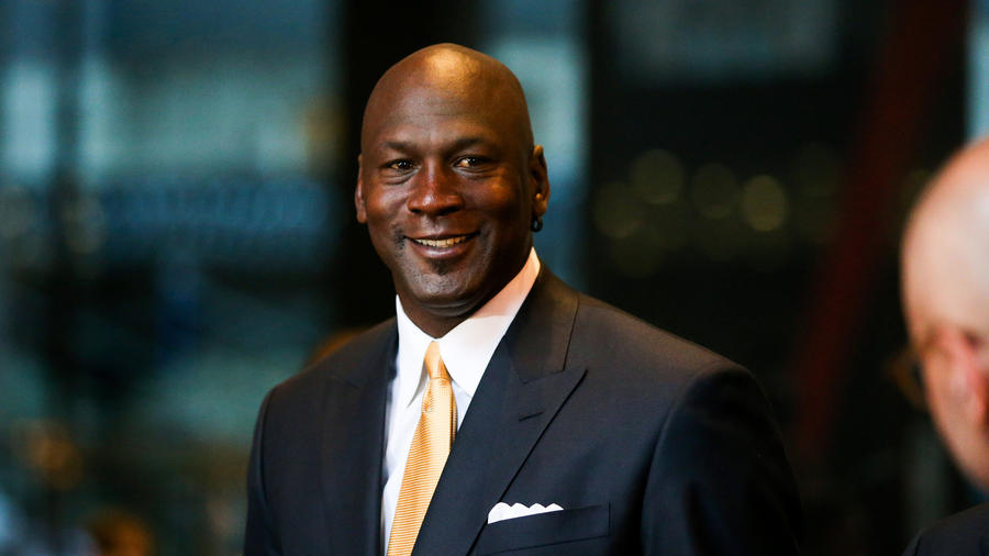 Michael Jordan lại chứng minh ông là người đàn ông quyền lực nhất NBA