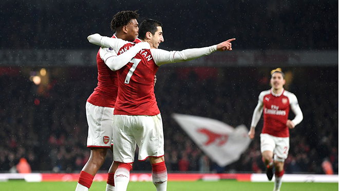 Arsenal quyết giữ chân Oezil, Mkhitaryan trở lại Dortmund