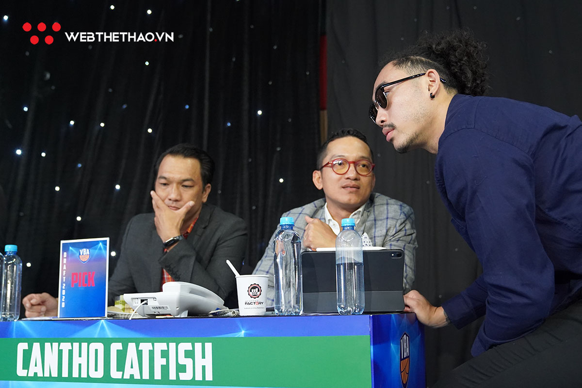 Tâm Đinh trấn an CĐV Cantho Catfish: Đừng lo khi tôi còn ở đây