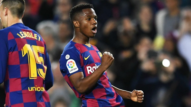 Ansu Fati xuất sắc hơn Messi trong mùa đầu đá ở La Liga