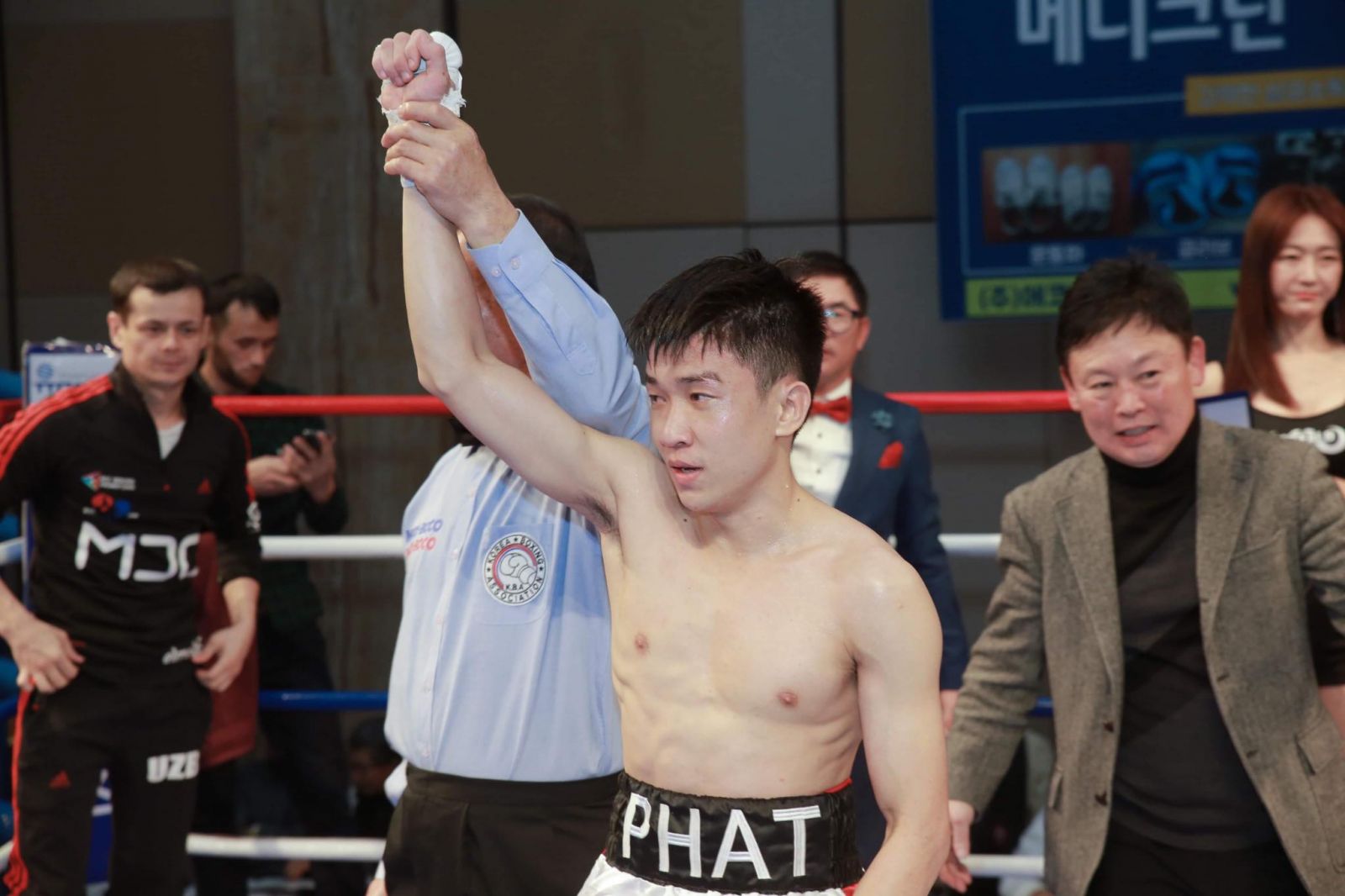 Từ cascadeur đến nh&agrave; v&ocirc; địch Boxing, c&acirc;u chuyện về 'Rocky' ốc ti&ecirc;u TP.HCM