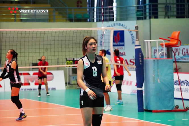 Trần Việt Hương: Ngọc nữ làng điện ảnh trên sàn diễn bóng chuyền