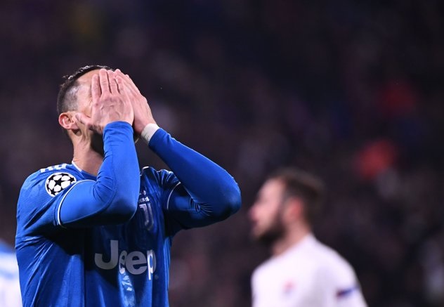 100 cú sút phạt gần nhất của Ronaldo xảy ra như thế nào?