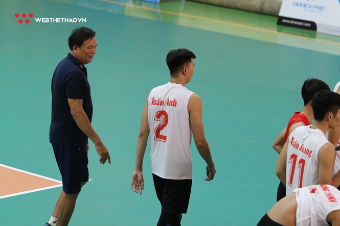 TRỰC TIẾP Chung kết bóng chuyền hạng A 29/6: BTL CS Cơ Động vs Đà Nẵng