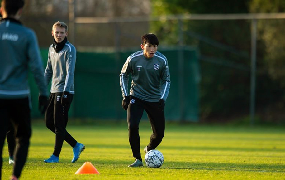 Đoàn Văn Hậu không có tên trong danh sách Heerenveen