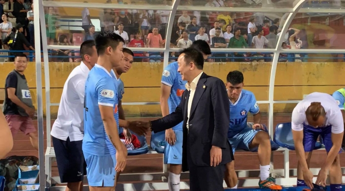 Những lần bầu Hiển thưởng nóng cho SHB Đà Nẵng cùng “anh em”