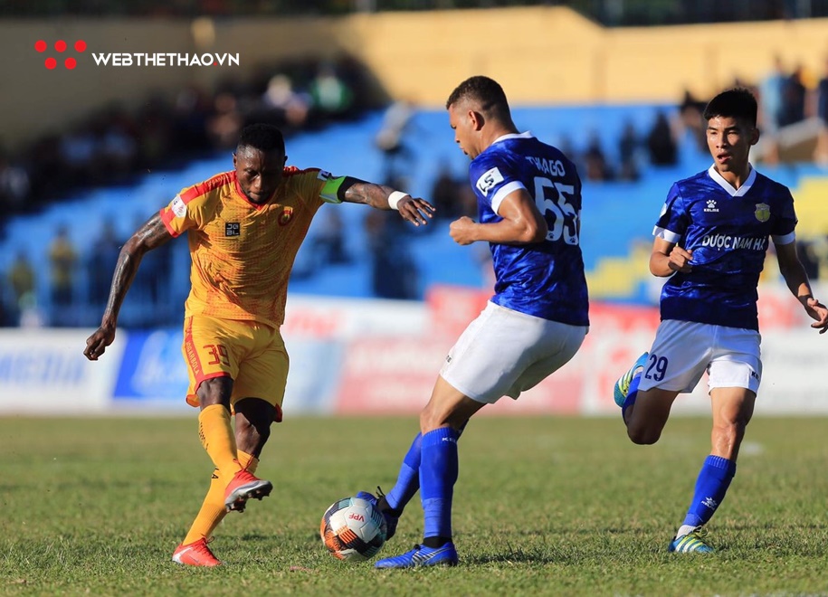 Các đội cuối bảng đề nghị dừng V.League