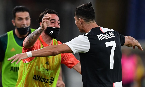 Tình bạn thú vị giữa Ronaldo và thủ môn "vô danh" của Juventus