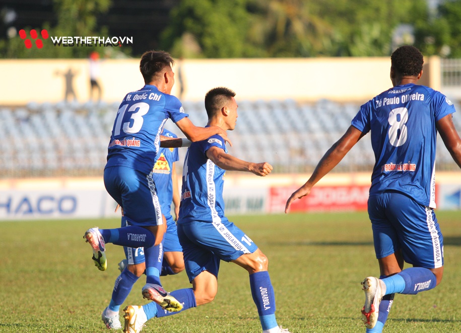 Huy Hùng và bàn thắng giải tỏa sau thời gian dài chấn thương