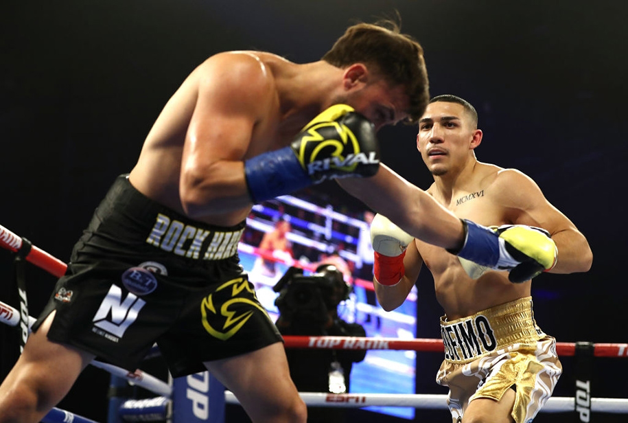 Teofimo Lopez: ' Vasyl Lomachenko không giỏi thi đấu khi bị ép sân'