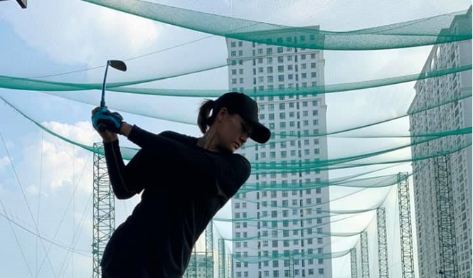 Nối gót Kim Huệ, người đẹp bóng chuyền Linh Chi bắt đầu đam mê chơi golf