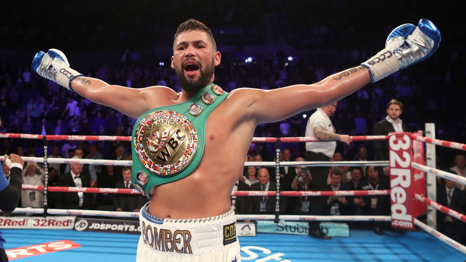 Ủng hộ đám cưới đồng tính của em trai, cựu vương Boxing thế giới bị ném đá dữ dội