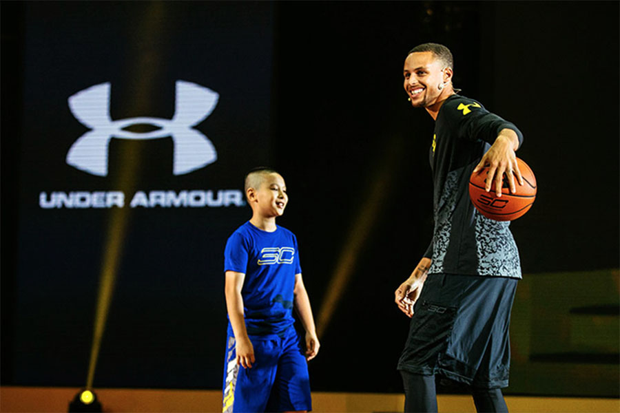 Doanh số Under Armour lao dốc, Stephen Curry và các cộng sự lo âu