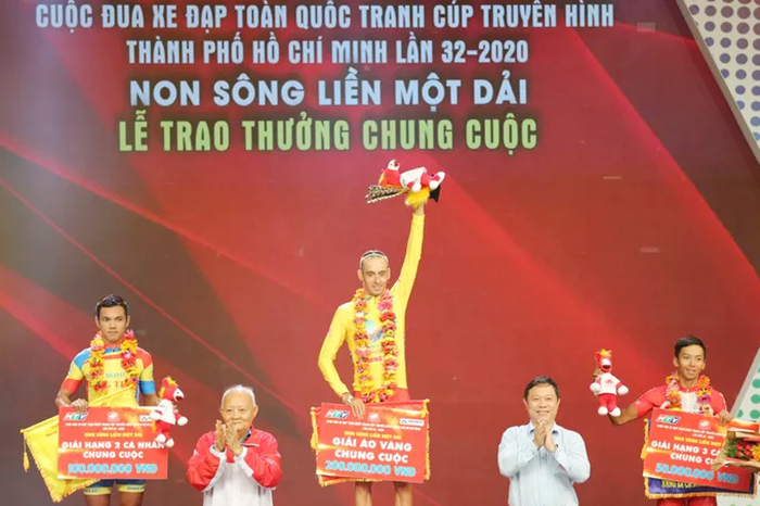 Tay đua Javier Perez: “Hồi hộp và phấn khích khi bảo vệ thành công áo vàng”