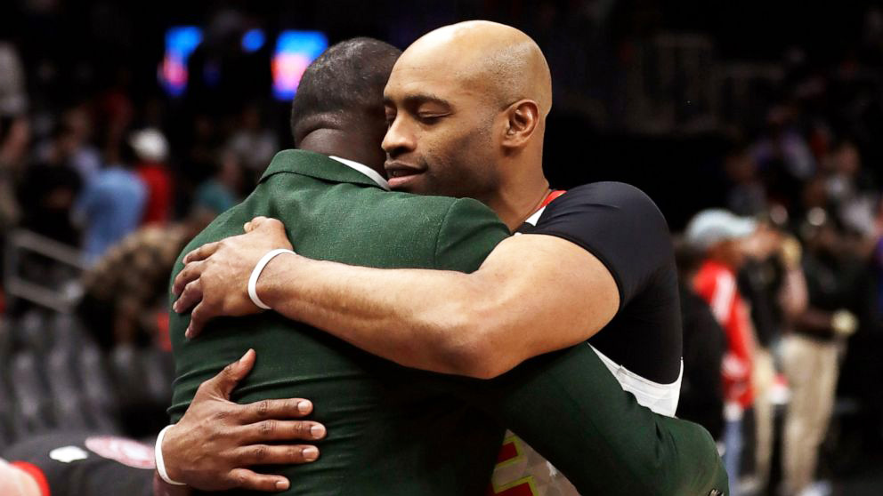 Vince Carter chính thức giải nghệ ở tuổi 43, chia tay NBA sau kỳ tích lịch sử