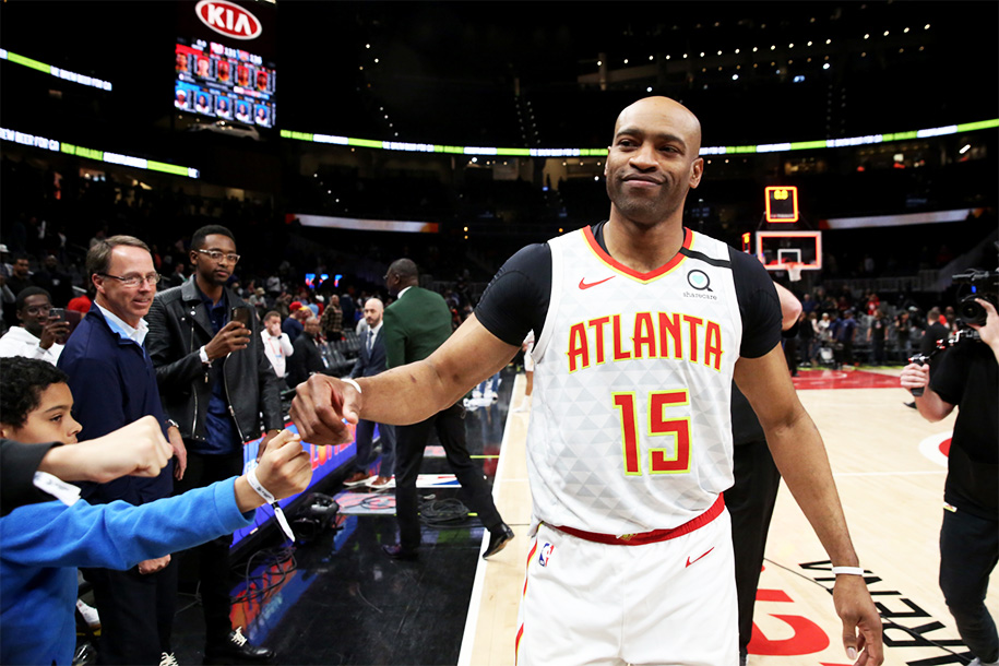 Nhìn lại sự nghiệp huyền thoại của Vince Carter qua những con số