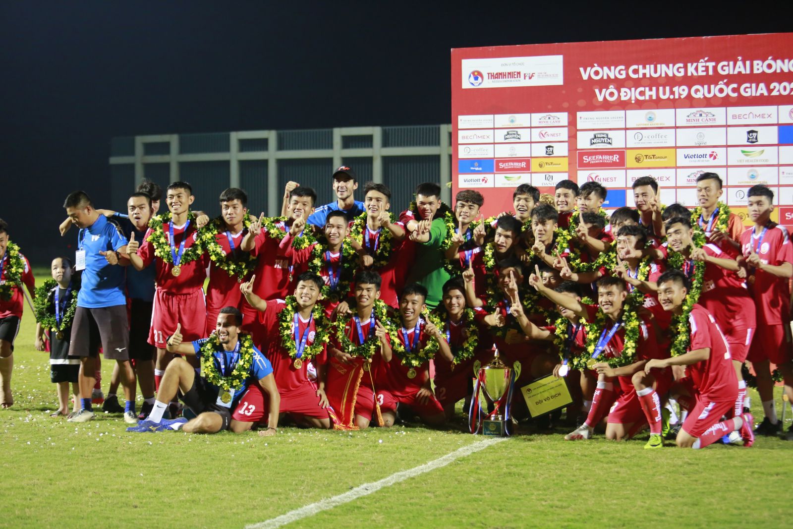U19 HAGL 1 đánh rơi chức vô địch vì hàng phòng ngự yếu kém