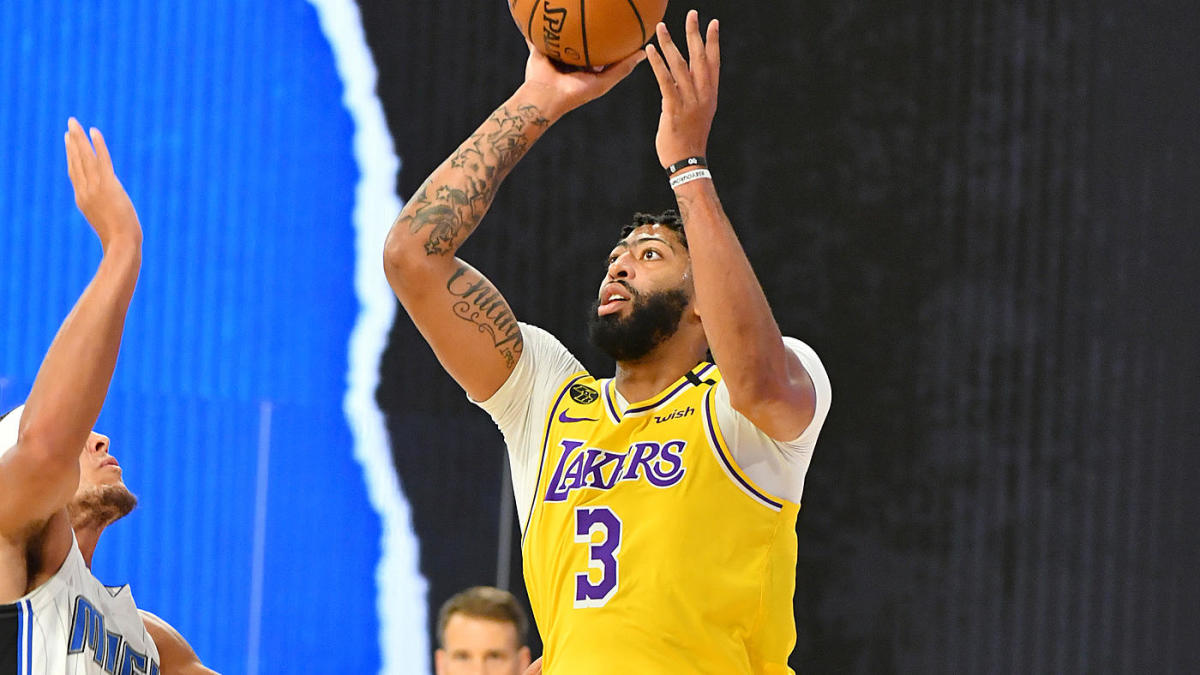 Anthony Davis bị chọc vào mắt, Lakers cẩn trọng với vấn nạn chấn thuơng