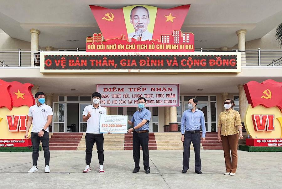 Đức Chinh, Quang Hải chung tay chống dịch COVID-19