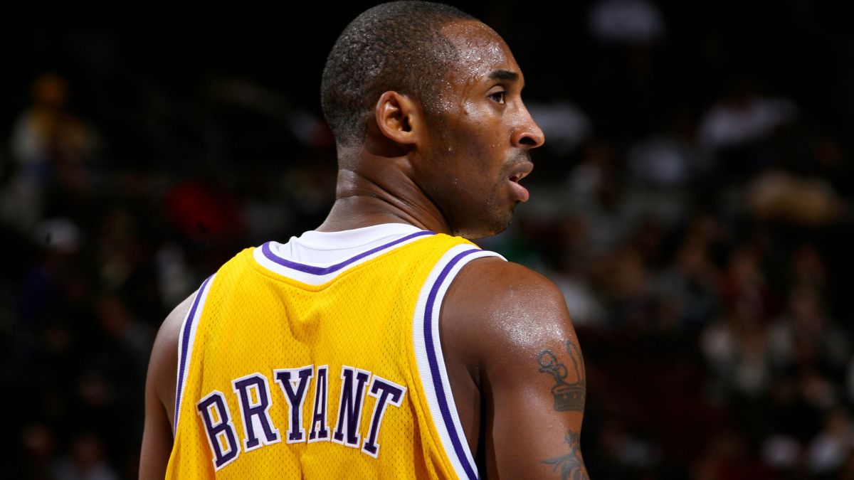 Đồng đội cũ tiết lộ lập điện thờ Kobe Bryant trong phòng khách