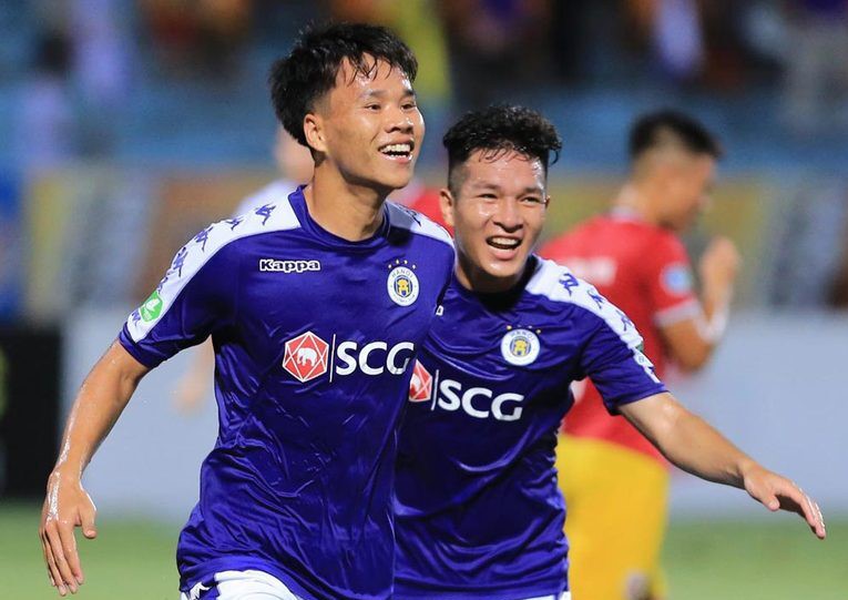 Nguyễn Văn Dũng nỗ lực vượt qua cái bóng Đoàn Văn Hậu ở Hà Nội FC