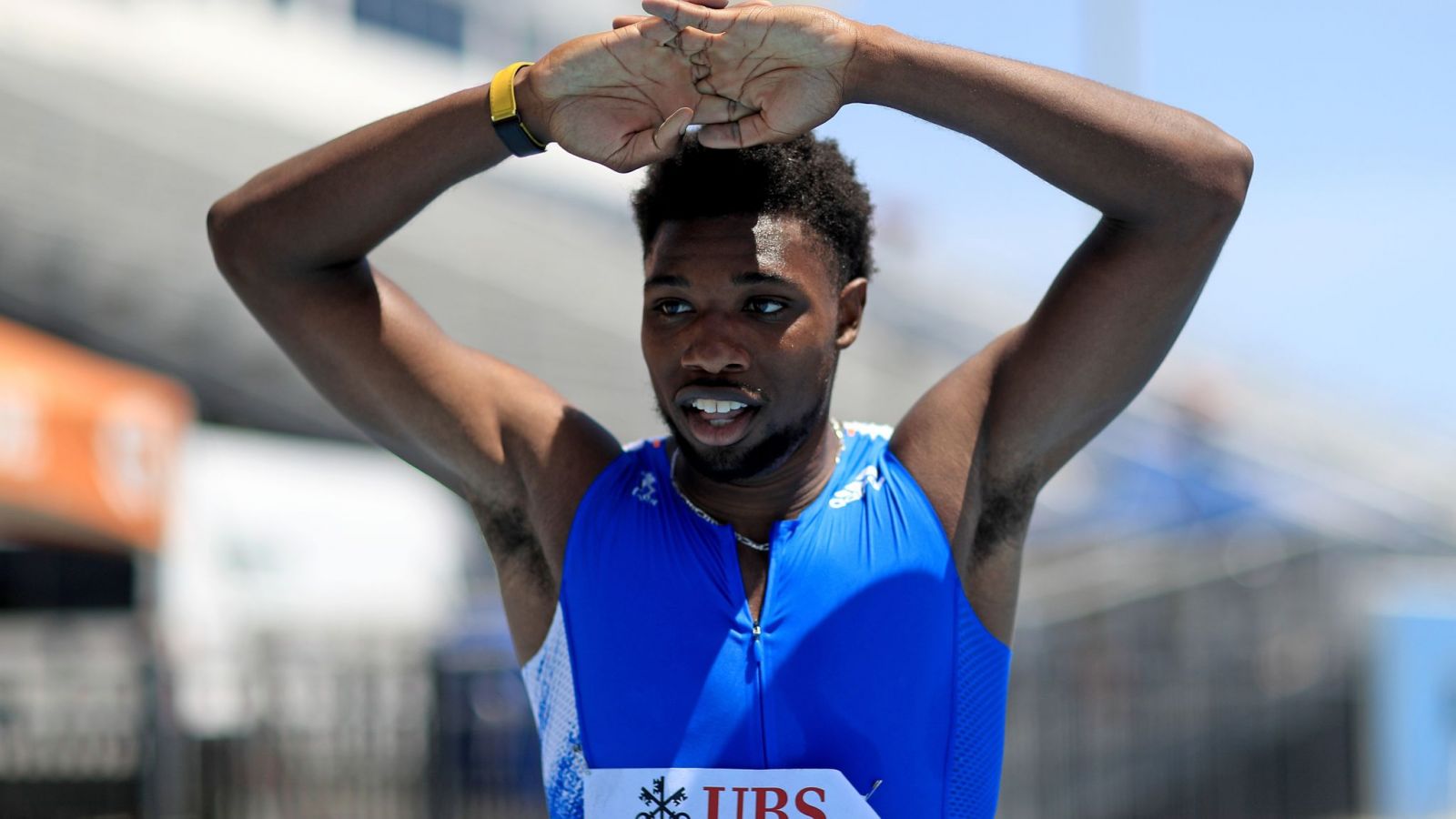 VĐV xuất phát nhầm làn, cứ tưởng phá kỷ lục thế giới 200m của Usain Bolt
