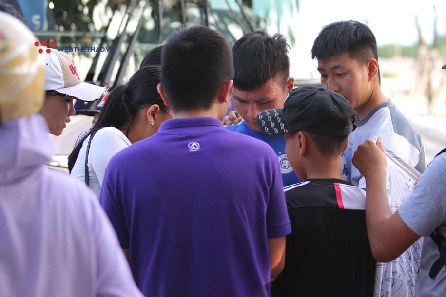 Ai “giải cứu” Quang Hải?