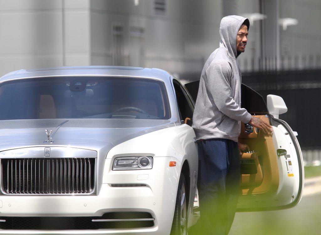 Ký hợp đồng gần nửa tỷ đô, D.Rose vẫn không dám mua 1 chiếc Bentley