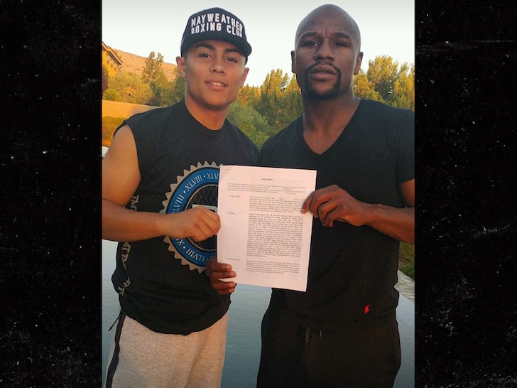 Gà nòi của Floyd Mayweather bị bắn chết