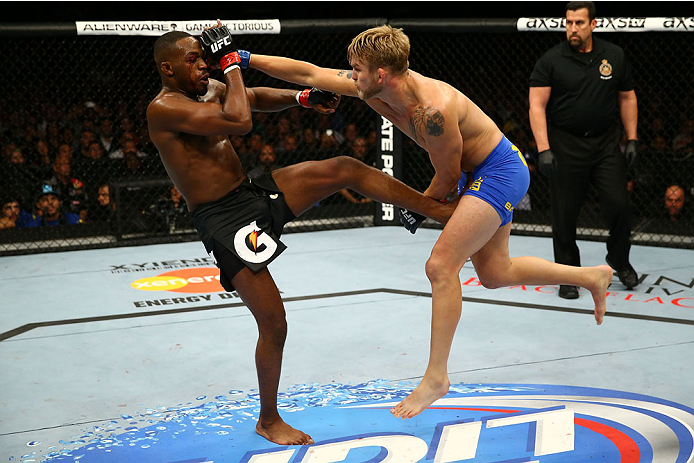 Top 5 trận đấu khó khăn nhất sự nghiệp của Jon Jones