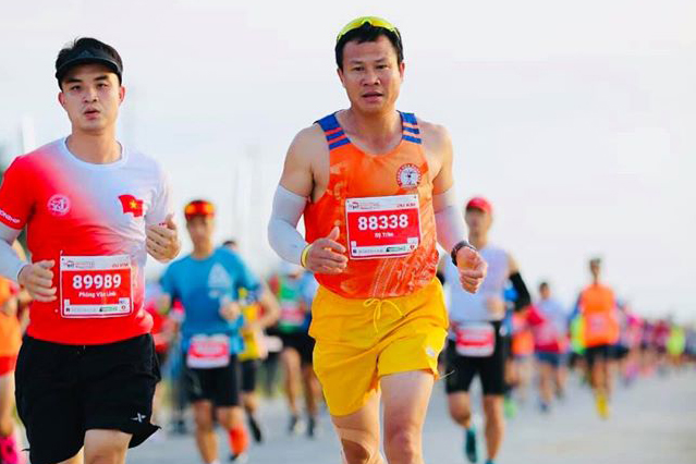 HLV điền kinh Trần Văn Sỹ: Một tuần dự 2 giải, chạy không tốt sao dạy học trò