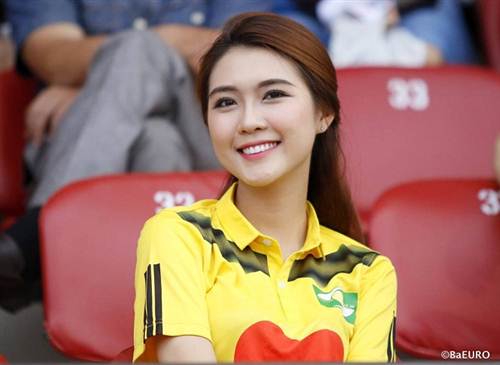 Hoa hậu Tường Linh quê Phú Yên là "fan cứng" SLNA