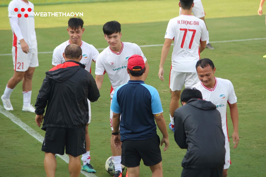 Thầy Park trêu đùa Quế Ngọc Hải, Trọng Hoàng