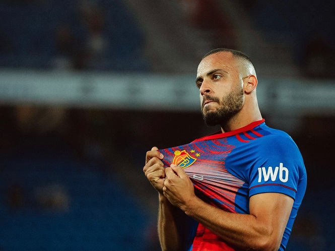 Fiorentina vừa bán Vlahovic đã tậu ngay tiền đạo ghi bàn khủng
