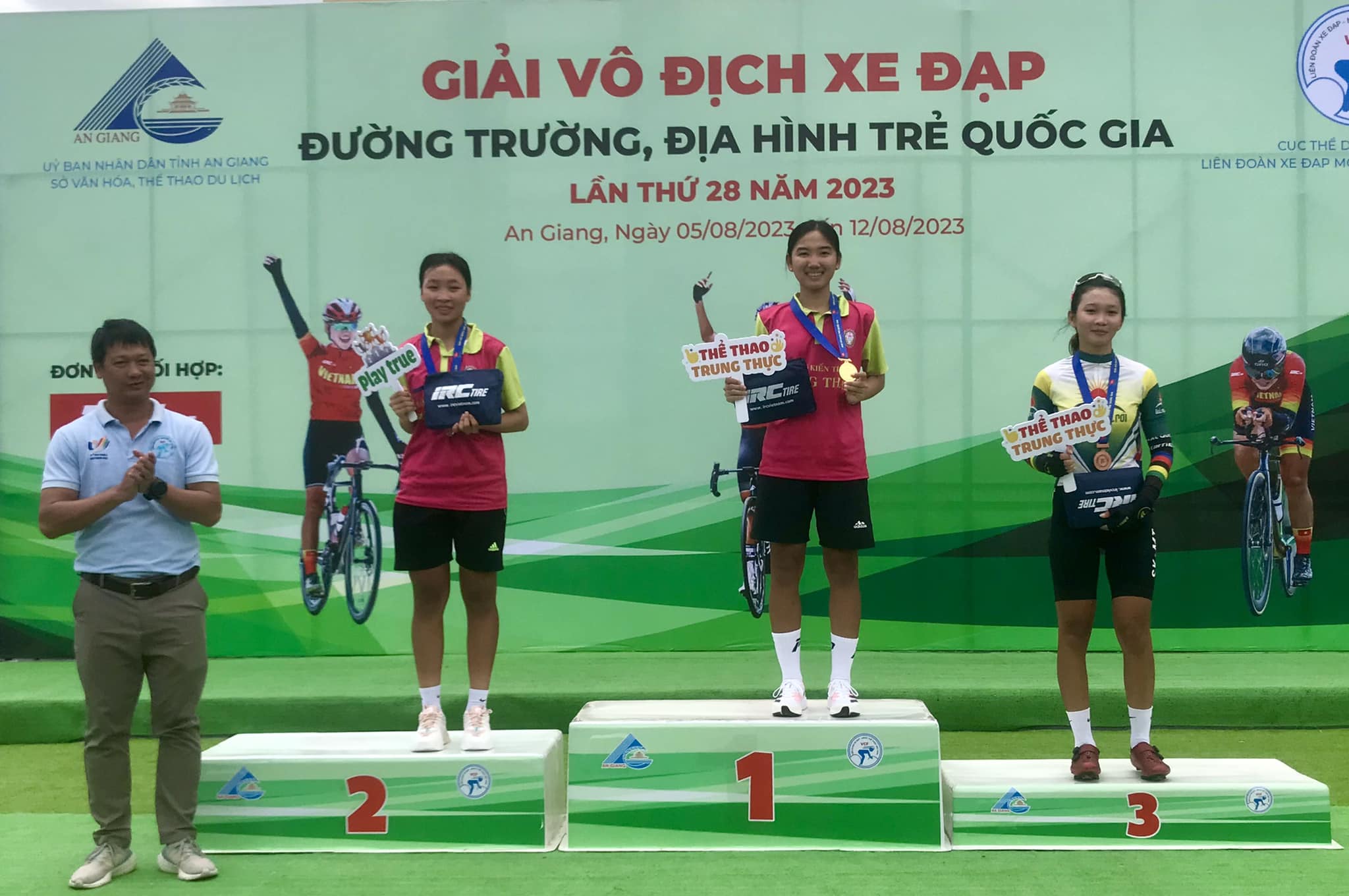 Quán quân U18 châu Á Thạch Thị Ngọc Thảo giành HCV giải xe đạp đường trường, địa hình trẻ toàn quốc 2023