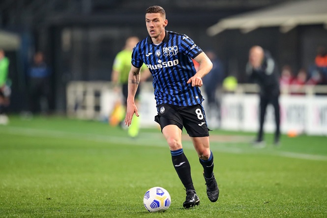 Inter Milan mua hậu vệ ghi nhiều bàn thắng nhất châu Âu
