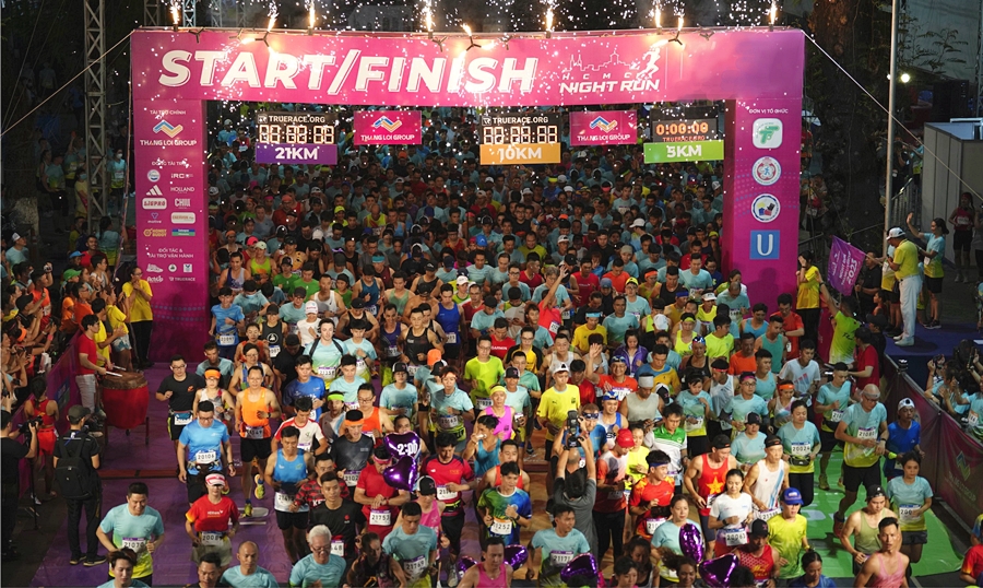 5 điểm nhấn ấn tượng không thể bỏ lỡ của giải chạy đêm Ho Chi Minh City Night Run Eximbank 2024