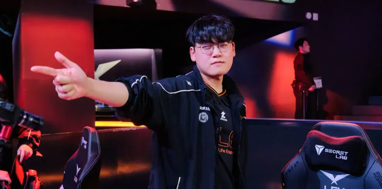Zeus & HLV Homme sau chiến thắng 2-0: “Trận đấu đáng lẽ không nên căng thẳng như vậy”