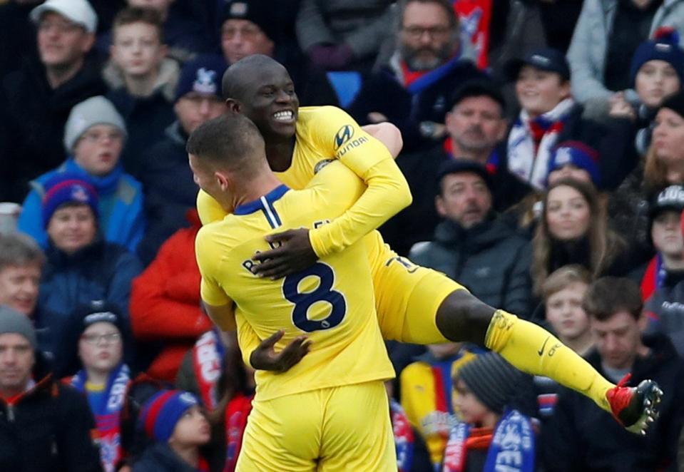 N'Golo Kante "ăn đứt" cả 2 tiền đạo của Chelsea