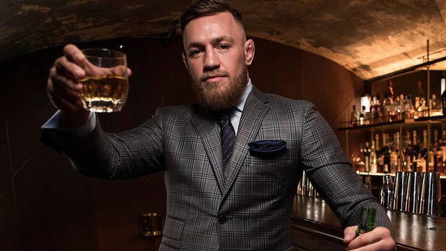 Conor McGregor và món quà đặc biệt cho Jon Jones