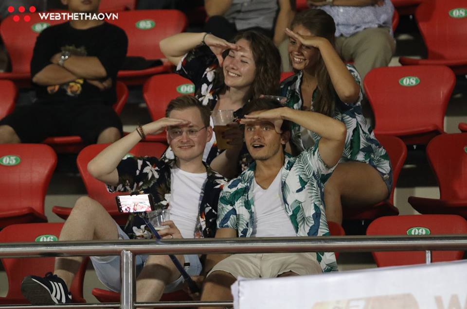 Bóng hồng rực rỡ trong ngày TP.HCM đánh bại CLB Nam Định để bay cao tại V.League 2019